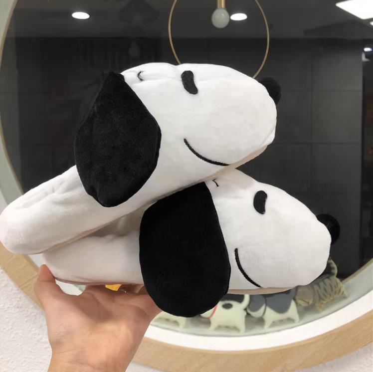 Urocze pluszowe kapcie Snoopy  – Winter Clothing For Dogs recenzja i cena